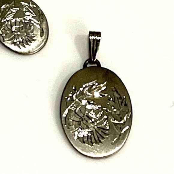 American Vintage PEWTER EARRINGS & PENDANT 3-pc Set Floral Mum Hand Engraved - Picture 2 of 4